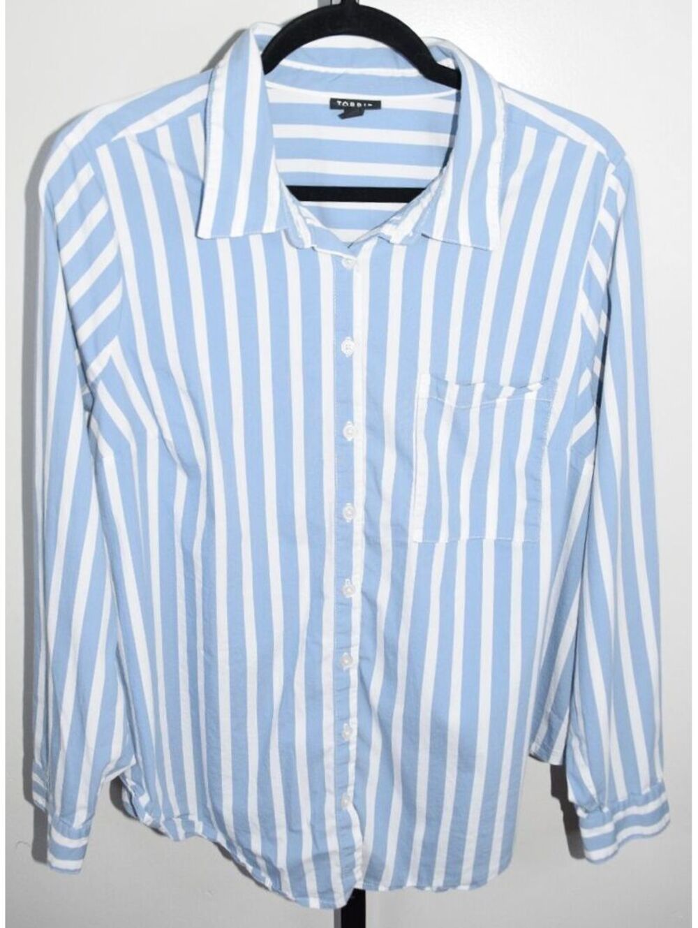 Torrid  Sz 2 (18/20) Blue & White Striped Button-Up Shirt Long Sleeve Top